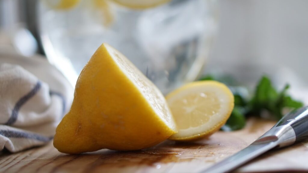 Lemon for salmon cheese rolls